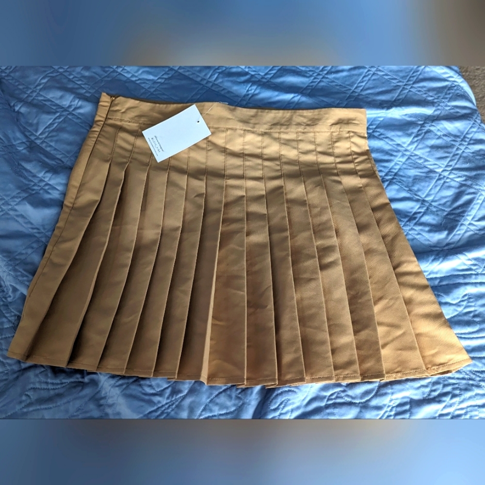 new with tag. Love Fire Classic Brown Polyester Pleated Cheer Skirt size XL.